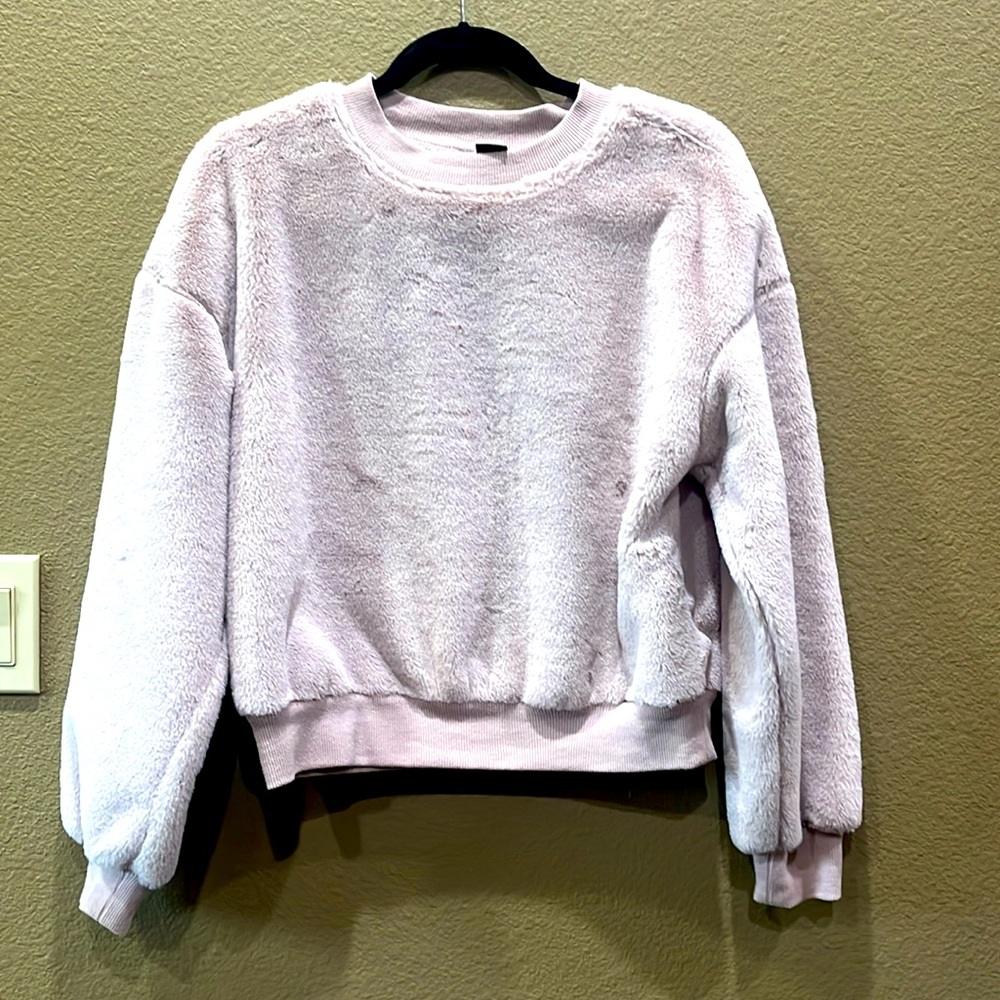 Small velour type sweatshirt